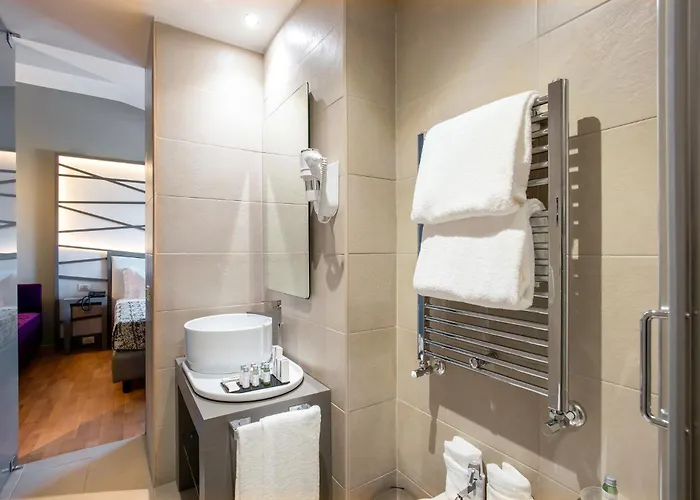 Otel Fortyfive Squared 4*